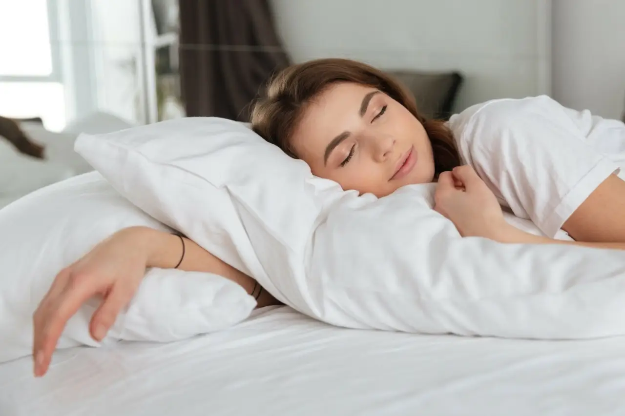 Come migliorare il sonno: abitudini quotidiane che favoriscono un riposo di qualità