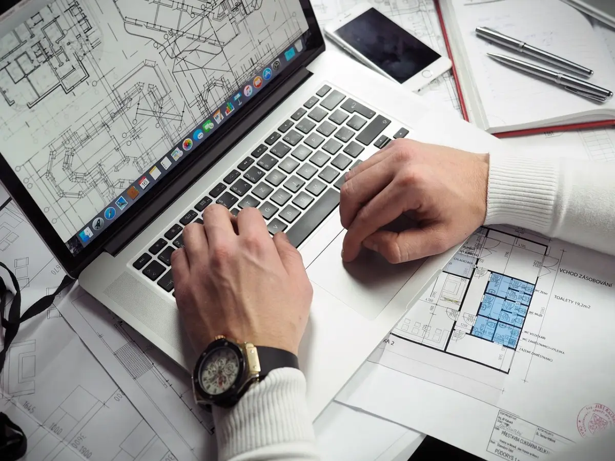Quanto costa affidarsi a un architetto? Guida ai prezzi, ai motivi della spesa e a come scegliere il professionista giusto